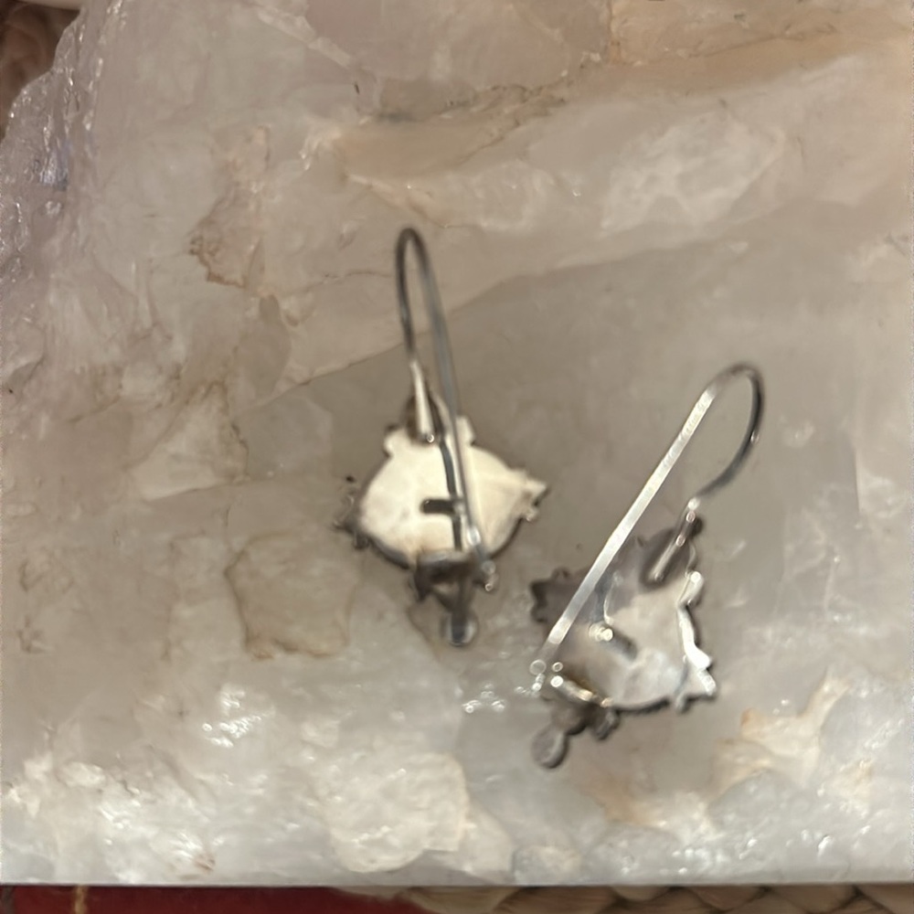 Sterling Silver and Garnet Dangle Earrings, Bali Design - Picture 4 of 5